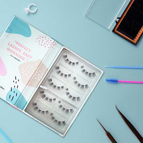Vorgeschnittene Wimpernbänder vs. Studiowimpern - der Vergleich
